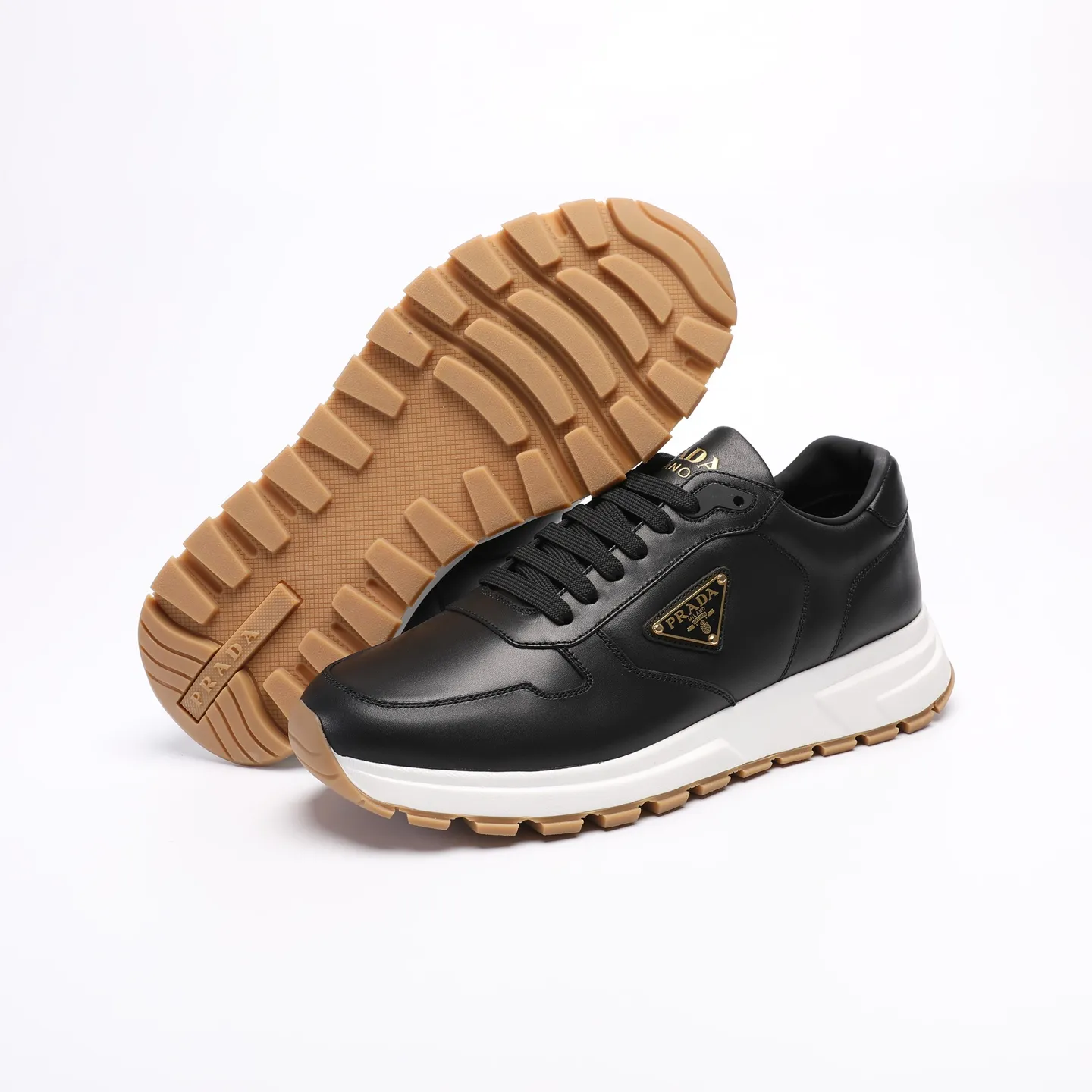 Batch 580 [PRADA] Men's shoes are popular in the counter, official website synchronization, high-quality shipments. Fabric: original cowhide with snakeskin. Lining: cowhide feet + cowhide lining. Outsole: original TPU + foam. Size: 38-46